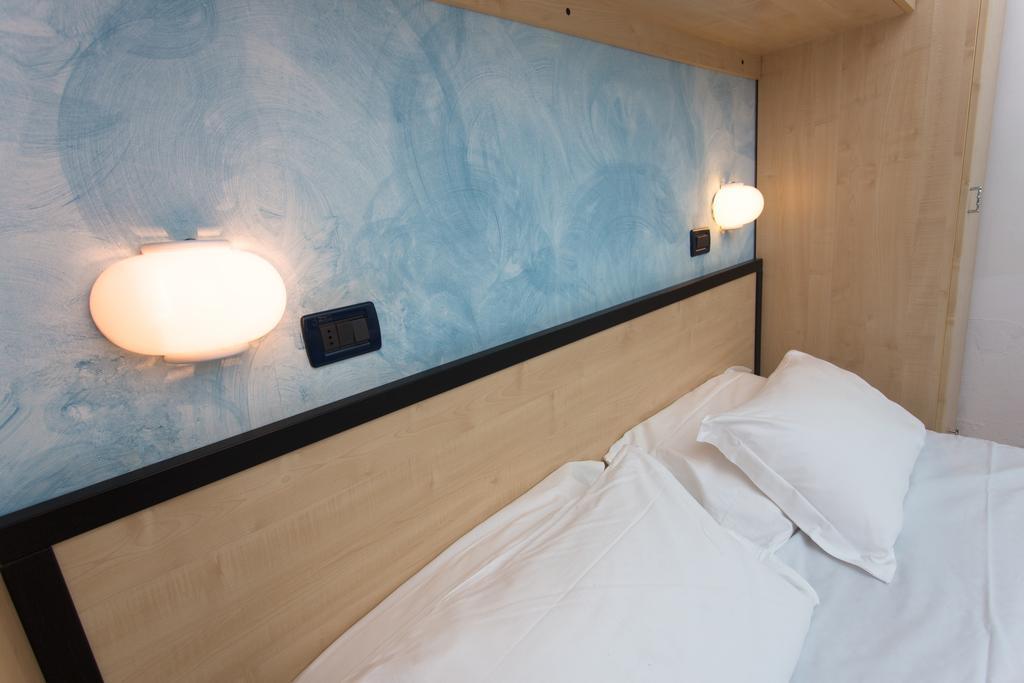 Hotel New Castle تْشيزيناتيكو المظهر الخارجي الصورة