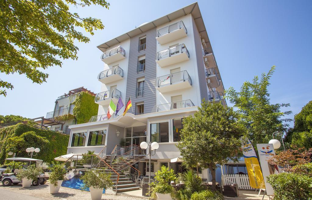 Hotel New Castle تْشيزيناتيكو المظهر الخارجي الصورة